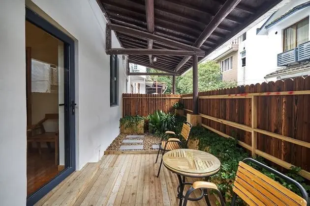 Family Oda, Bahçeli