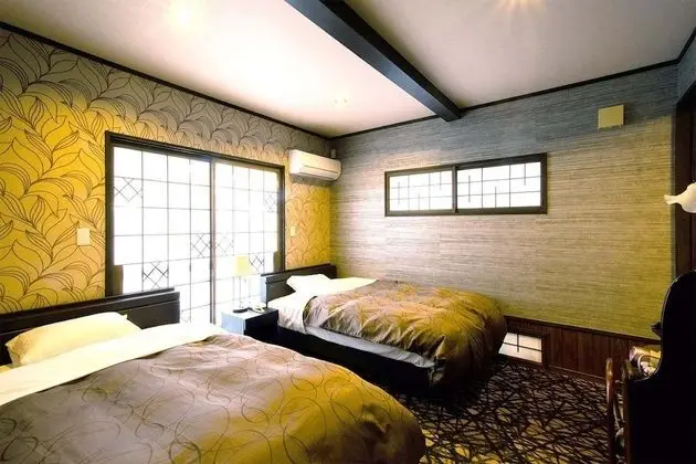 Luxury Oda