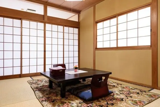 Traditional Oda, Sigara İçilmez, Ortak Banyo (Japanese Style for 4 People)