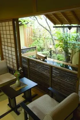 Traditional Oda, Bağlantılı Odalar (Patio and Open-air Bath)