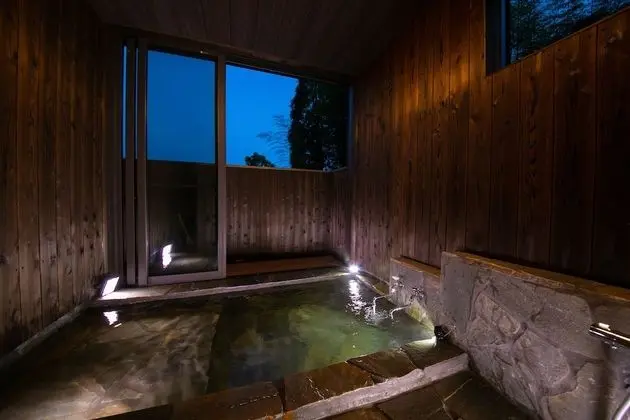 Oda, Ek Bina (Japanese Western Style, Open Air Bath)