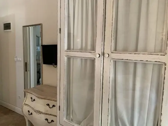 Economy Tek Büyük veya İki Ayrı Yataklı Oda