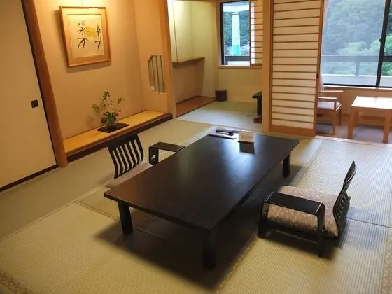 Traditional Oda, Sigara İçilmez, Nehir Manzaralı (Japanese Style, Main - 10 Tatami)
