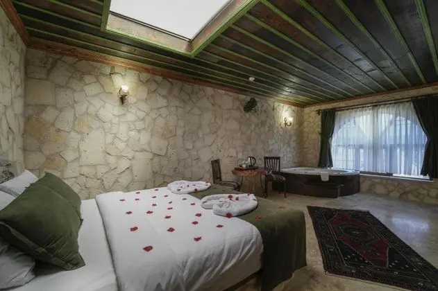 Cam Panoromik Oda, Jakuzili