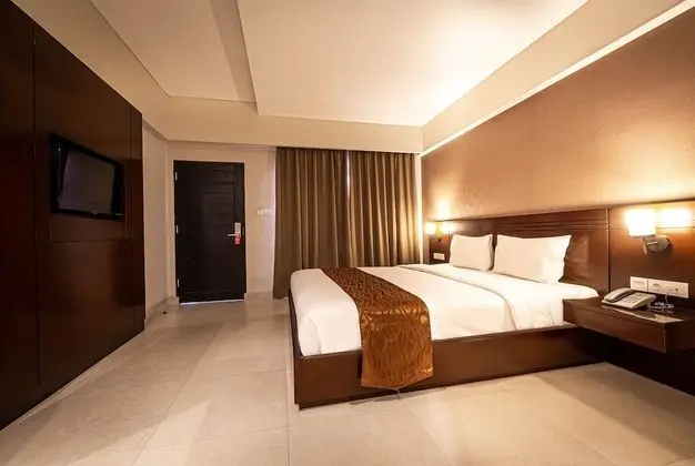 Deluxe Premier Room with Balcony