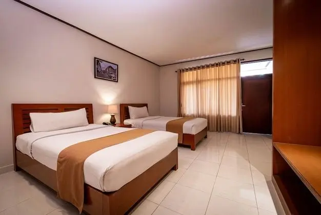 Deluxe Room with Garden View