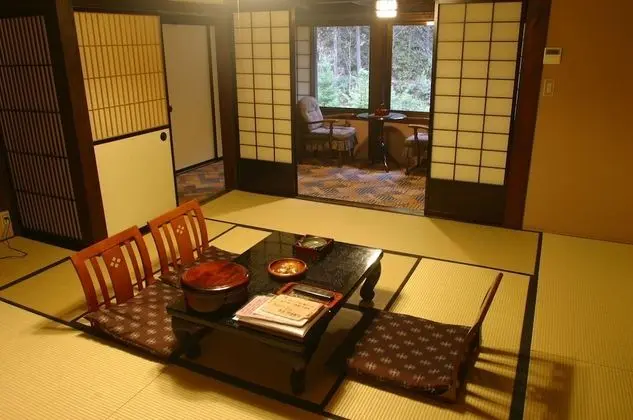 Traditional Oda, Sigara İçilebilir, Ortak Banyo (Japanese Style)