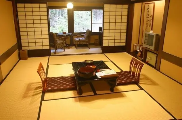 Traditional Oda, Sigara İçilebilir, Ortak Banyo (Japanese Style)