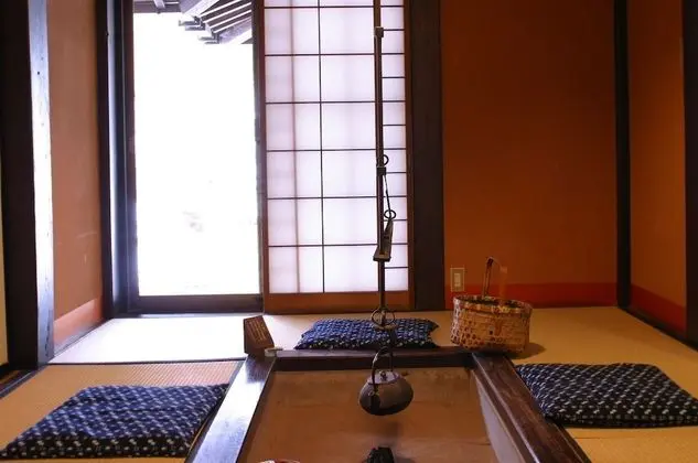 Traditional Oda, Sigara İçilebilir, Ortak Banyo (Japanese/Western Style)