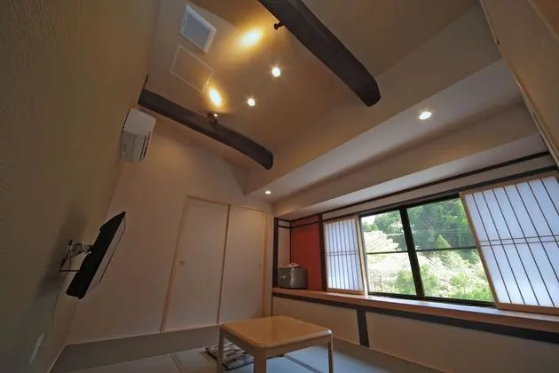 Traditional Oda, Ortak Banyo (Superiror For 4 Guests)