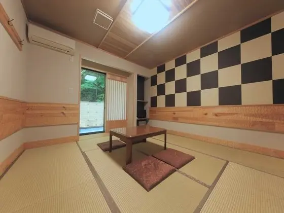 Traditional Oda, Sigara İçilmez, Ortak Banyo (Standard For 5 Guests)