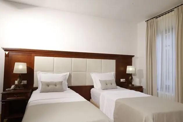 Standard Tek Büyük veya İki Ayrı Yataklı Oda