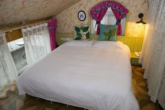 Design Tek Büyük Yataklı Oda