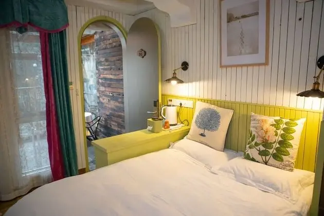 Standard Tek Büyük Yataklı Oda