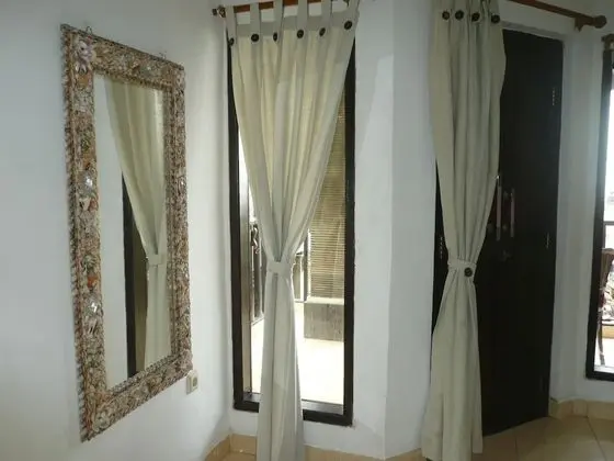 Tek Büyük Yataklı Oda, Havuz Manzaralı