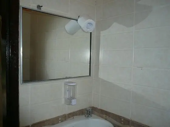 Tek Büyük Yataklı Oda, Havuz Manzaralı