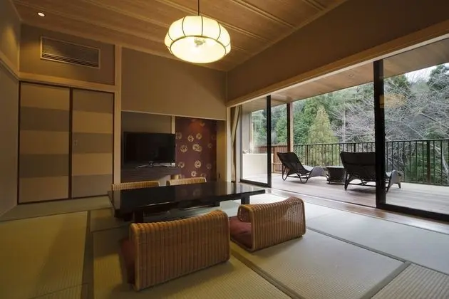 Süit (Japanese Style, Open-Air Bath)