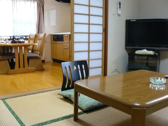 Superior Oda, Ek Bina (Japanese Western 2 Beds and 3 Futon)