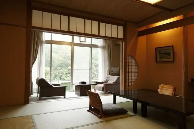 Oda, Vadi Manzaralı (Japanese Western Style Room)