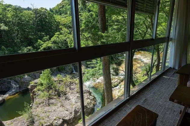Oda, Vadi Manzaralı (Japanese Western Style Room)