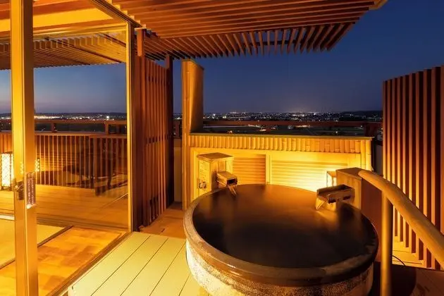 Süit, Sigara İçilebilir (Private Open Air Bath)