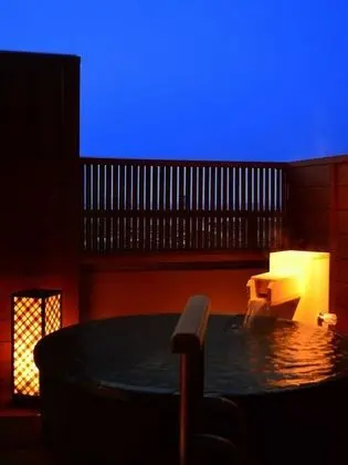Süit, Sigara İçilebilir (Private Open Air Bath)