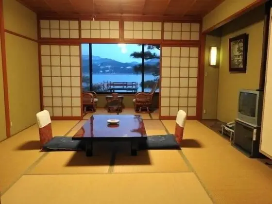 Traditional Üç Kişilik Oda (Japanese-Style)