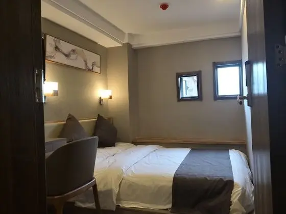 Comfort Tek Büyük Yataklı Oda