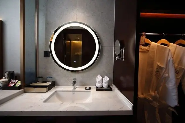 Business Tek Büyük Yataklı Oda