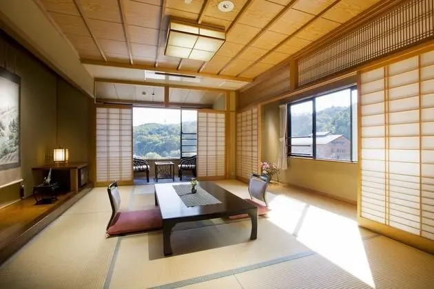 Traditional Oda