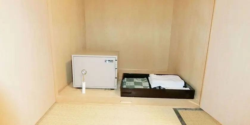 Traditional Oda, Sigara İçilmez, Buzdolabı (Japanese Room 101)