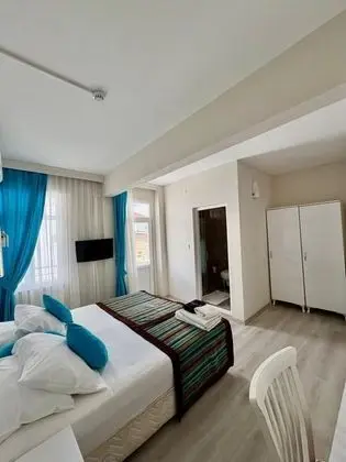 Çift Kişilik, Kara veya Kısmi Deniz Manzaralı, Balkonlu