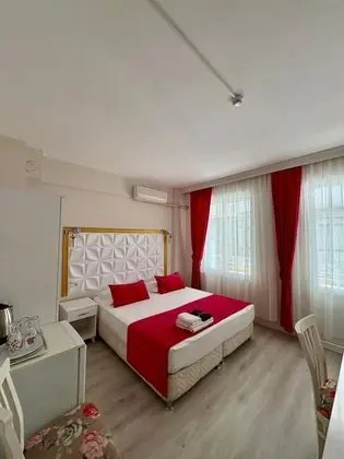 Çift Kişilik, Kara veya Kısmi Deniz Manzaralı, Balkonlu