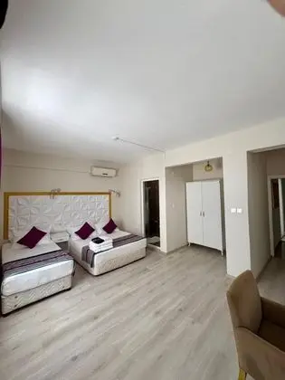 Dört Kişilik Oda, Deniz Manzaralı, Balkonlu
