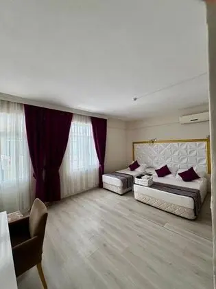 Dört Kişilik Oda, Deniz Manzaralı, Balkonlu