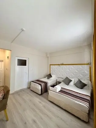 Üç Kişilik Oda, Deniz Manzaralı, Balkonlu