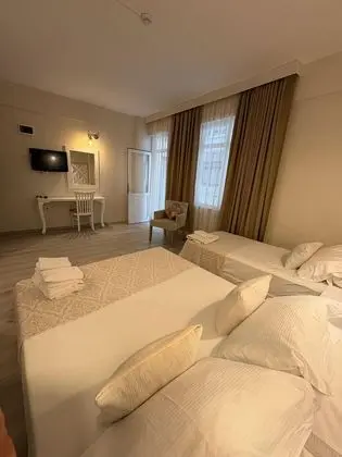 Üç Kişilik Oda, Deniz Manzaralı, Balkonlu