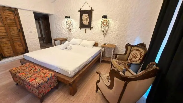 Superior Oda,Sokak Manzaralı,Fransız Balkonlu