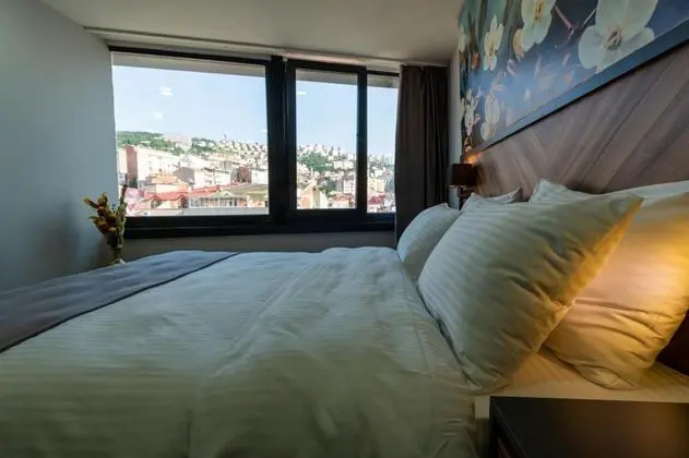 Aile Suiti, Şehir veya Dağ Manzaralı, Mutfaklı