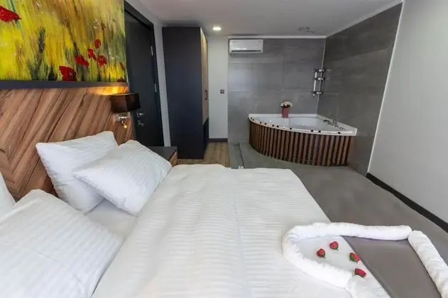 King Suite, Şehir veya Dağ Manzaralı, Jakuzili