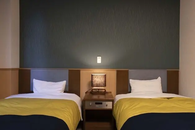 İki Ayrı Yataklı Oda, Sigara İçilmez