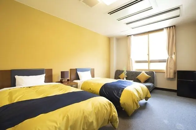 İki Ayrı Yataklı Oda, Sigara İçilmez