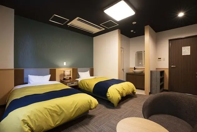 İki Ayrı Yataklı Oda, Sigara İçilmez