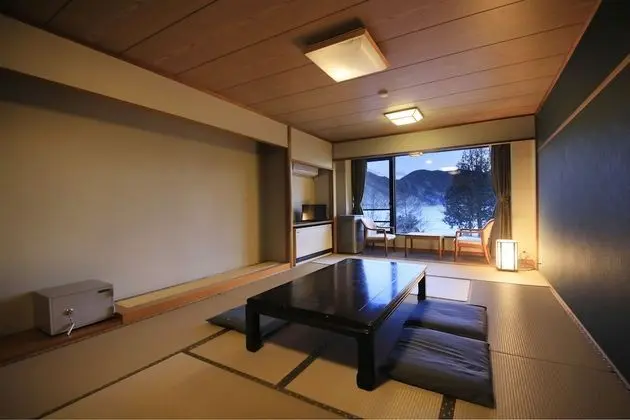 Traditional Oda (Japanese Style, 5 Guests)