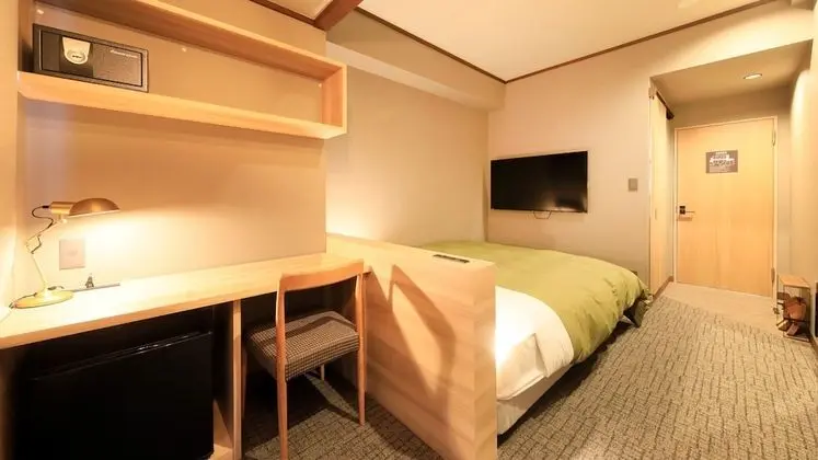 Basic Oda, 1 Büyük (Queen) Boy Yatak, Sigara İçilmez