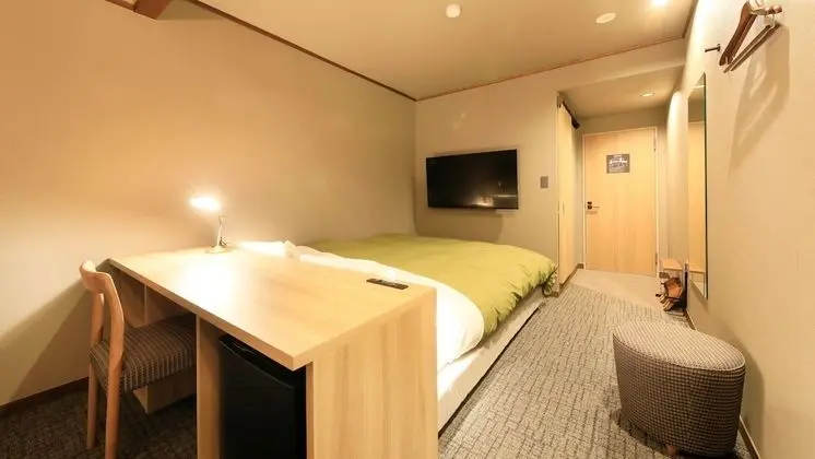 Basic Oda, 1 Büyük (Queen) Boy Yatak, Sigara İçilmez