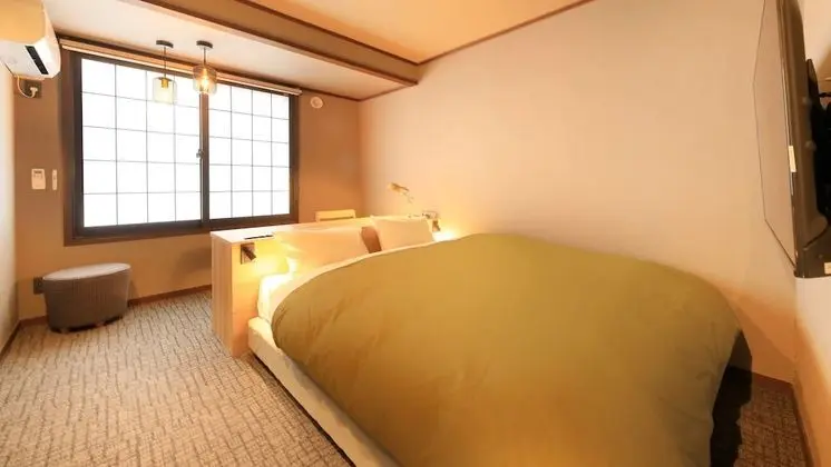 Basic Oda, 1 Büyük (Queen) Boy Yatak, Sigara İçilmez