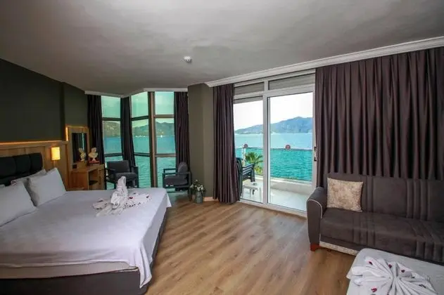 Aile Suiti, Deniz Manzaralı, Balkonlu