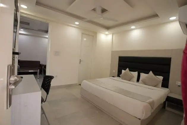 1 BHK Service Apartment