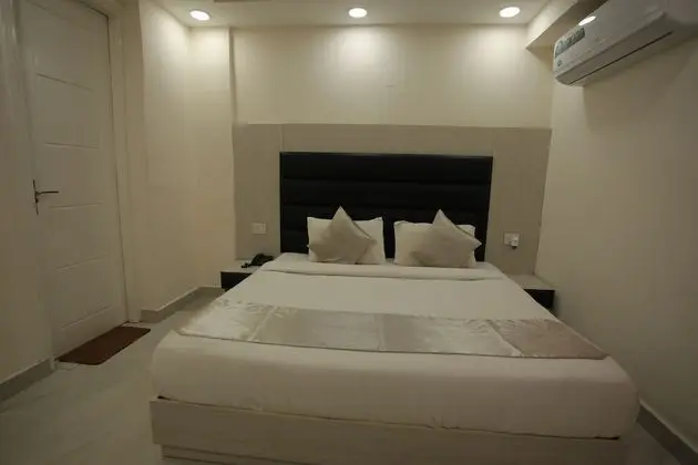 1 BHK Service Apartment